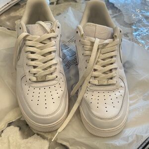 Nike Classic White Leather Sneakers pre loved - size 10